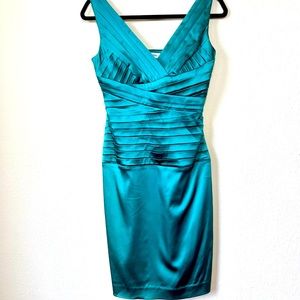 Calvin Klein emerald green satin stretch dress size 2